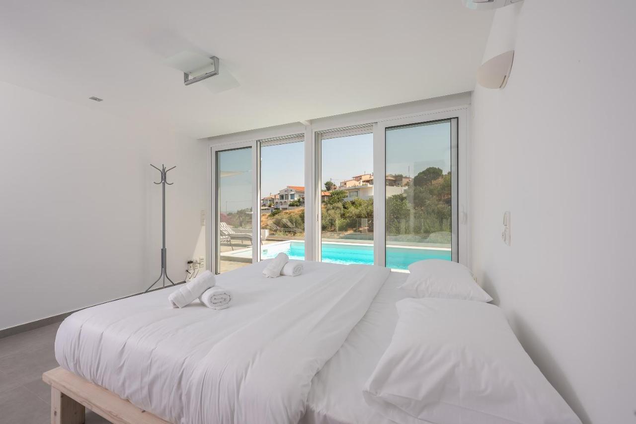 Villa Luna Private Heated Hydro Pool Bbq Beach 4Min Agia Marina Mikrolimanou Kültér fotó