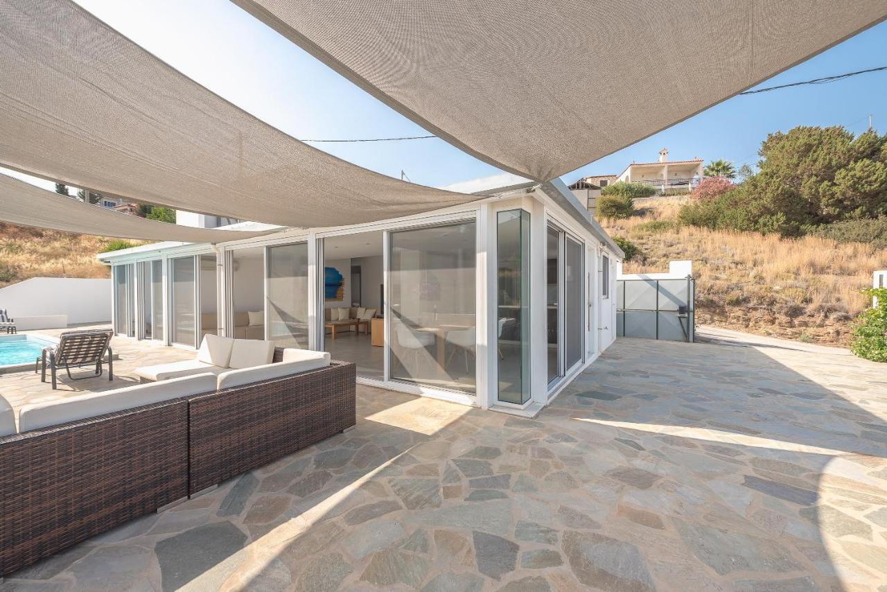 Villa Luna Private Heated Hydro Pool Bbq Beach 4Min Agia Marina Mikrolimanou Kültér fotó