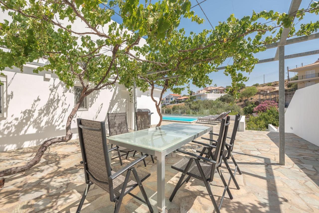 Villa Luna Private Heated Hydro Pool Bbq Beach 4Min Agia Marina Mikrolimanou Kültér fotó